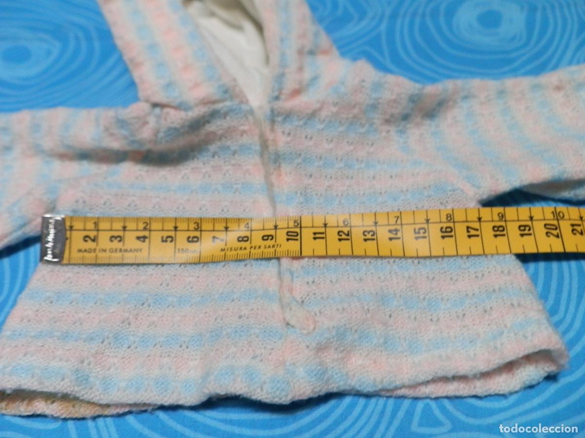Vestidos mu&ntilde;ecas espa&ntilde;olas: ANTIGUO JERSEY CAPUCHA SIN MARCA PARA MU&Ntilde;ECA - Foto 2