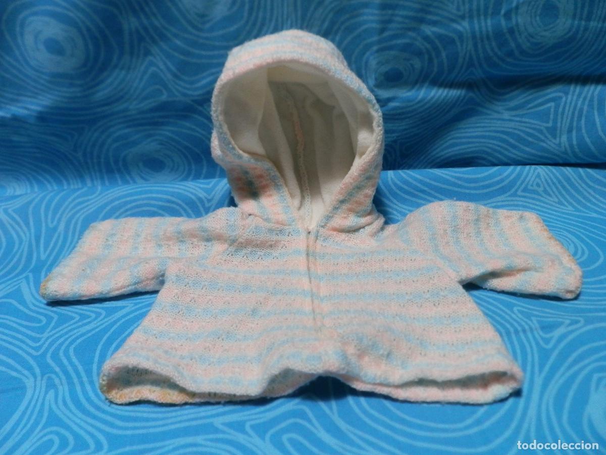 Vestidos mu&ntilde;ecas espa&ntilde;olas: ANTIGUO JERSEY CAPUCHA SIN MARCA PARA MU&Ntilde;ECA - Foto 1