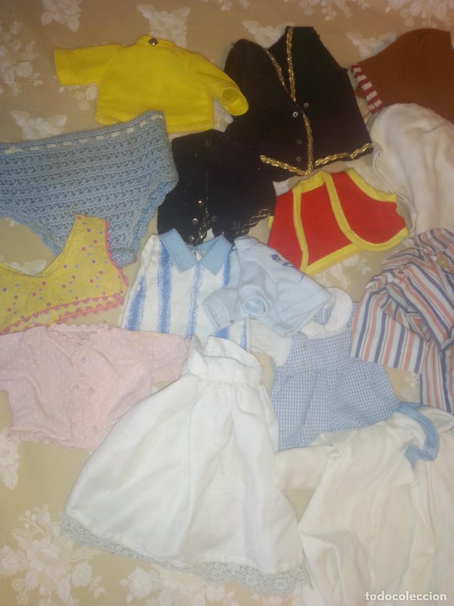 Vestidos mu&ntilde;ecas espa&ntilde;olas: .Lote de ropa de mu&ntilde;ecas - Foto 1