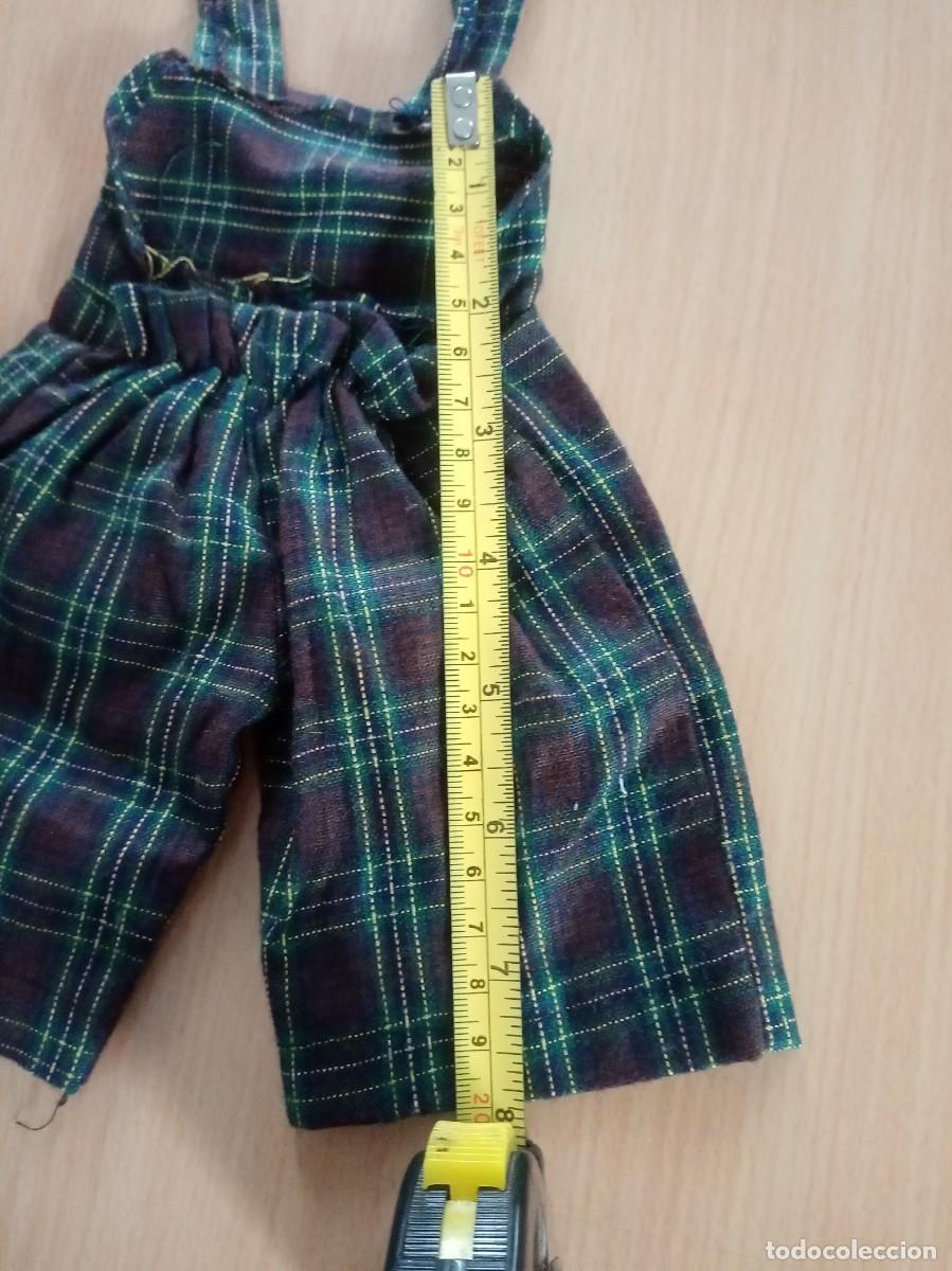 Vestidos mu&ntilde;ecas espa&ntilde;olas: Mono de cuadritos para mu&ntilde;eca. - Foto 2