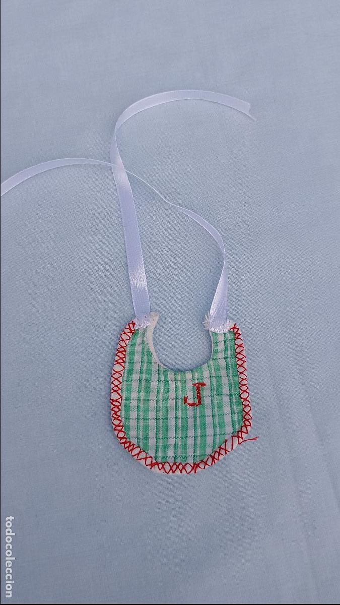 Vestidos mu&ntilde;ecas espa&ntilde;olas: Antiguo babero para mu&ntilde;ecas beb&eacute; - Foto 1