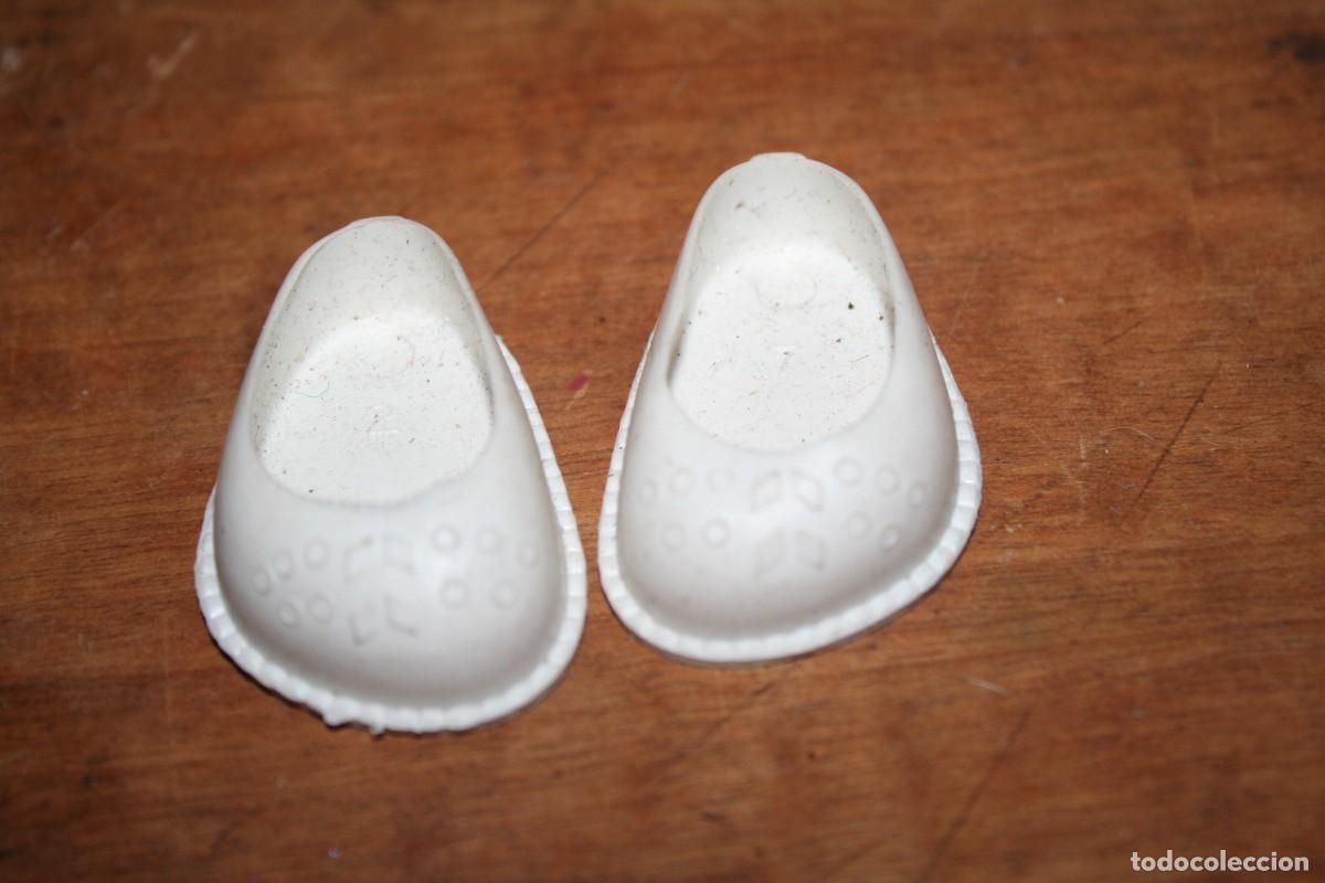 Vestidos mu&ntilde;ecas espa&ntilde;olas: ZAPATOS MU&Ntilde;ECA blancos - Foto 1