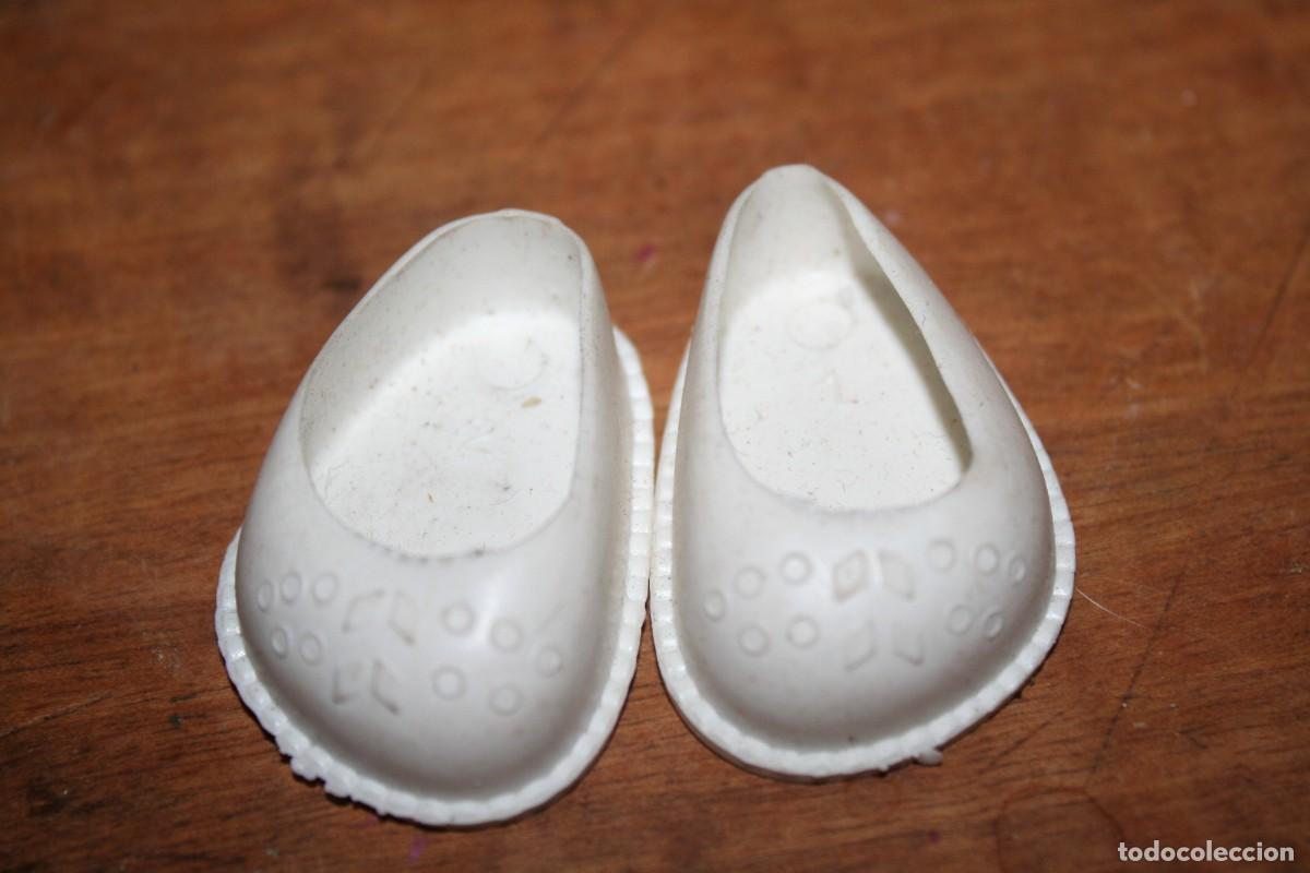 Vestidos mu&ntilde;ecas espa&ntilde;olas: ZAPATOS MU&Ntilde;ECA blancos - Foto 1