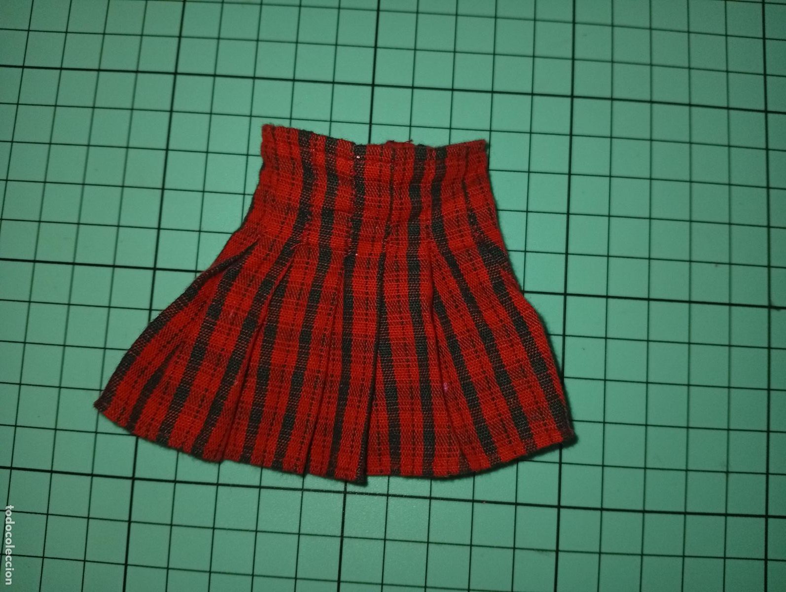 Vestidos mu&ntilde;ecas espa&ntilde;olas: Falda para mu&ntilde;eca maniqu&iacute; - Foto 1