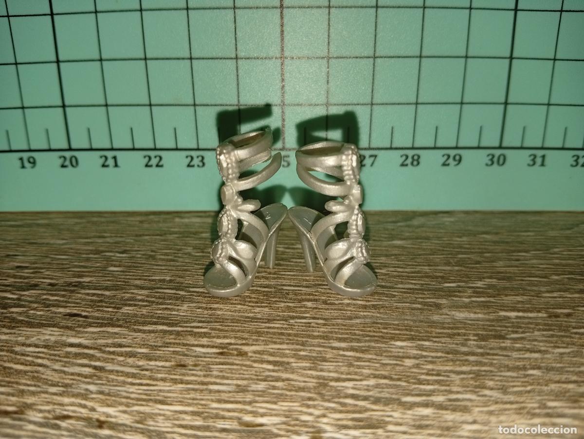 Vestidos mu&ntilde;ecas espa&ntilde;olas: Zapatos de mu&ntilde;eca Barbie - Foto 1