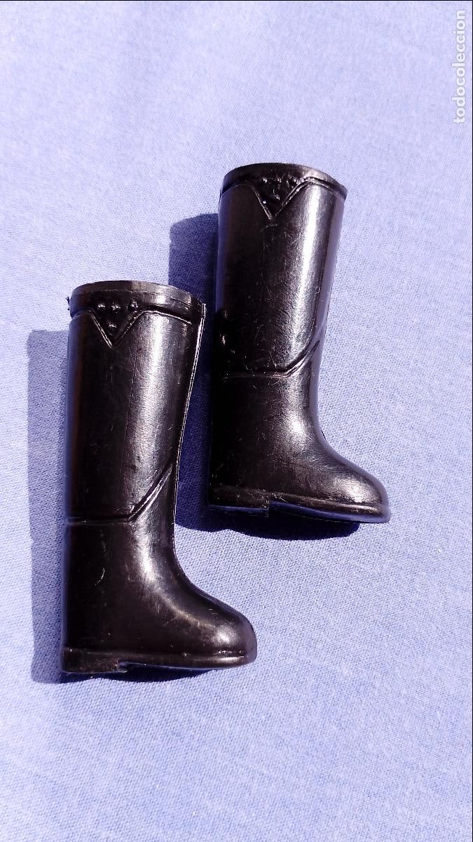 Vestidos Mu&ntilde;ecas Espa&ntilde;olas: Antiguas botas negras originales de mu&ntilde;eca Sindy de Florido