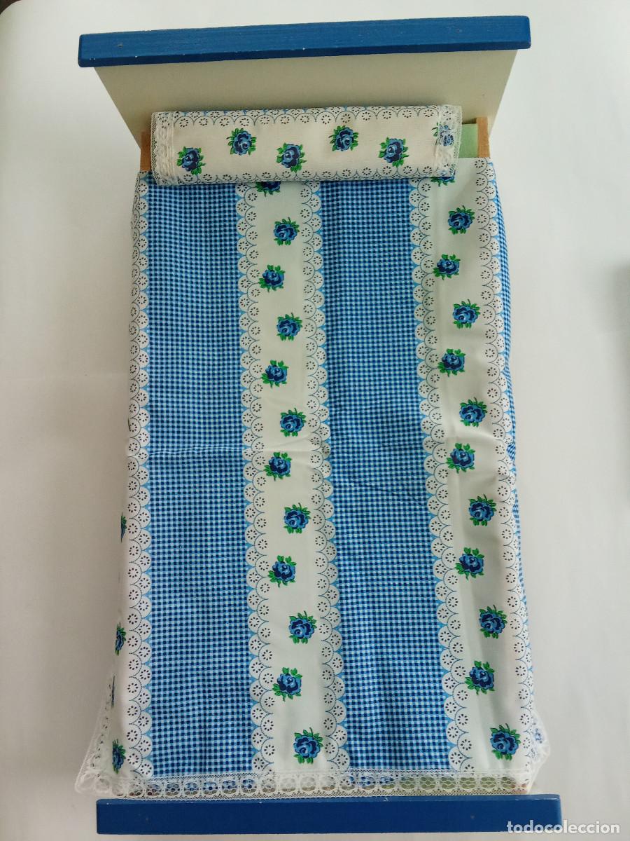 Vestidos Mu&ntilde;ecas Espa&ntilde;olas: Cama madera desmontable a&ntilde;os 70 v&aacute;lida para Nancy sin uso