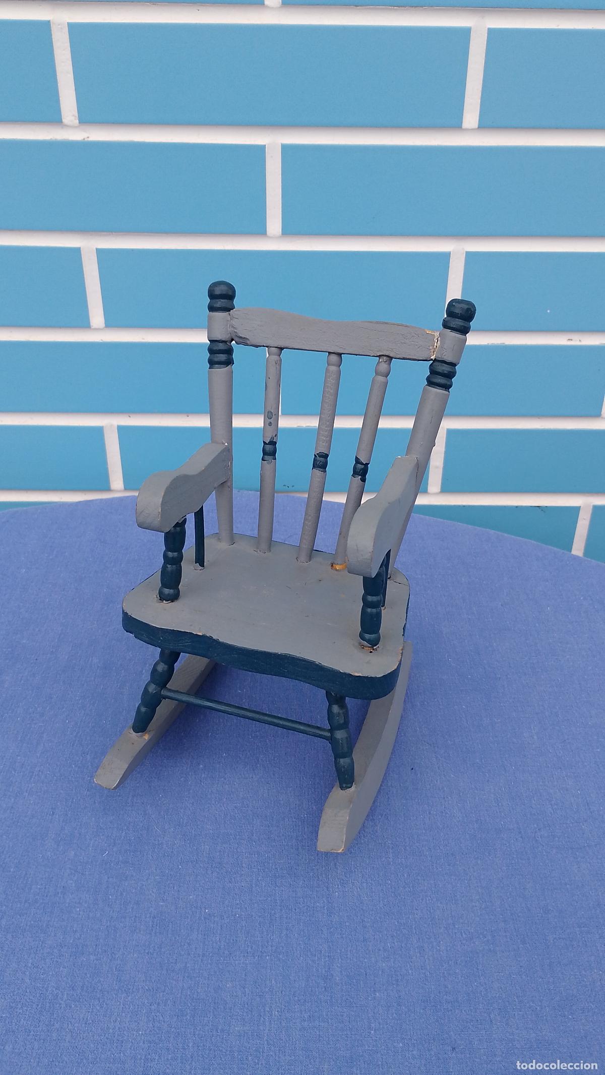 Vestidos Mu&ntilde;ecas Espa&ntilde;olas: Antigua mecedora de madera para mu&ntilde;ecas, v&aacute;lida para Mocos&iacute;n