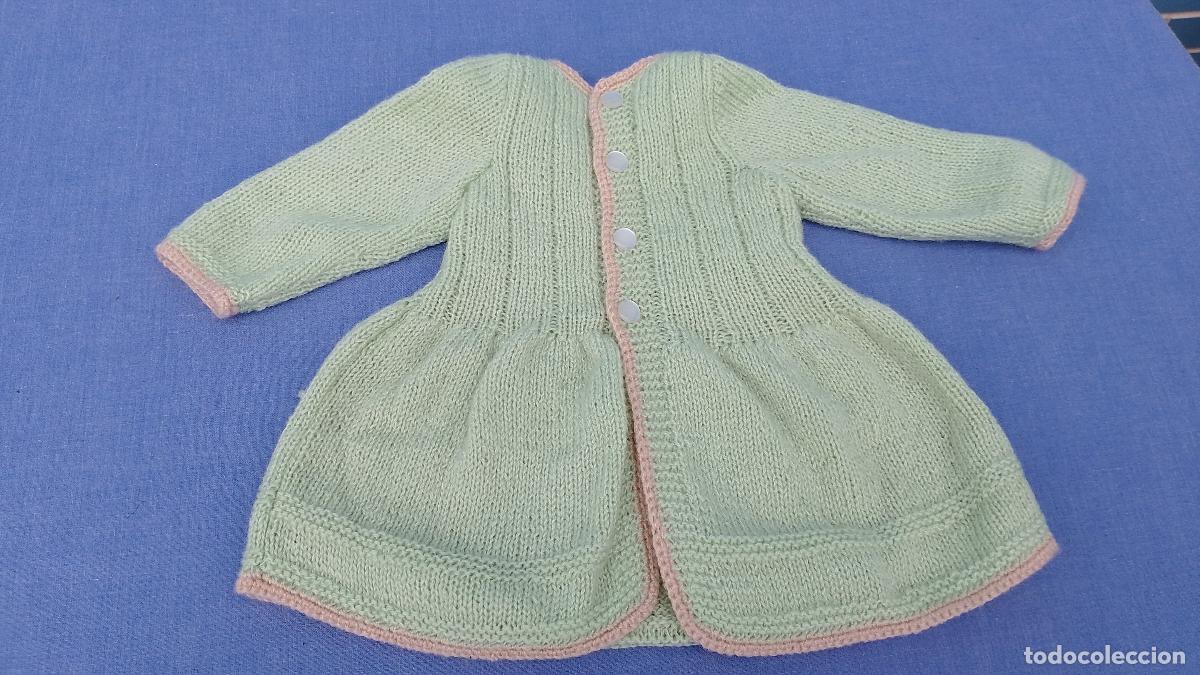 Vestidos Mu&ntilde;ecas Espa&ntilde;olas: Antiguo abrigo verde de punto para mu&ntilde;ecas