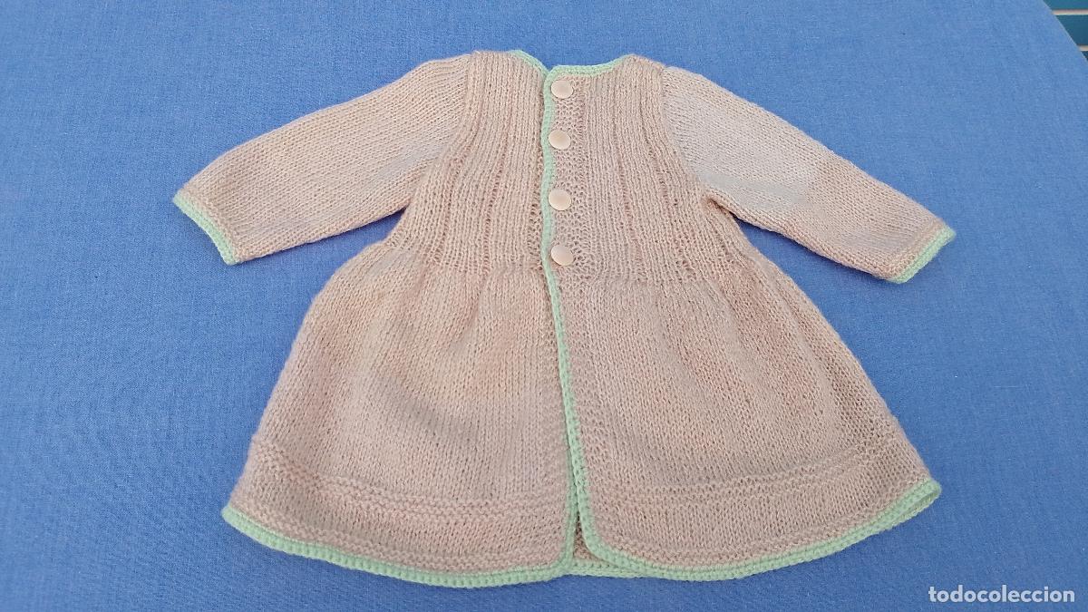 Vestidos Mu&ntilde;ecas Espa&ntilde;olas: Antiguo abrigo beige de punto para mu&ntilde;ecas