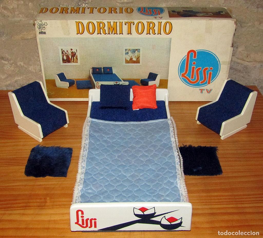 Vestidos Mu&ntilde;ecas Espa&ntilde;olas: ANTIGUO DORMITORIO DE LA MU&Ntilde;ECA LISSI, DE GUILLEM Y VICEDO - A&Ntilde;OS 70 - EN SU CAJA ORIGINAL