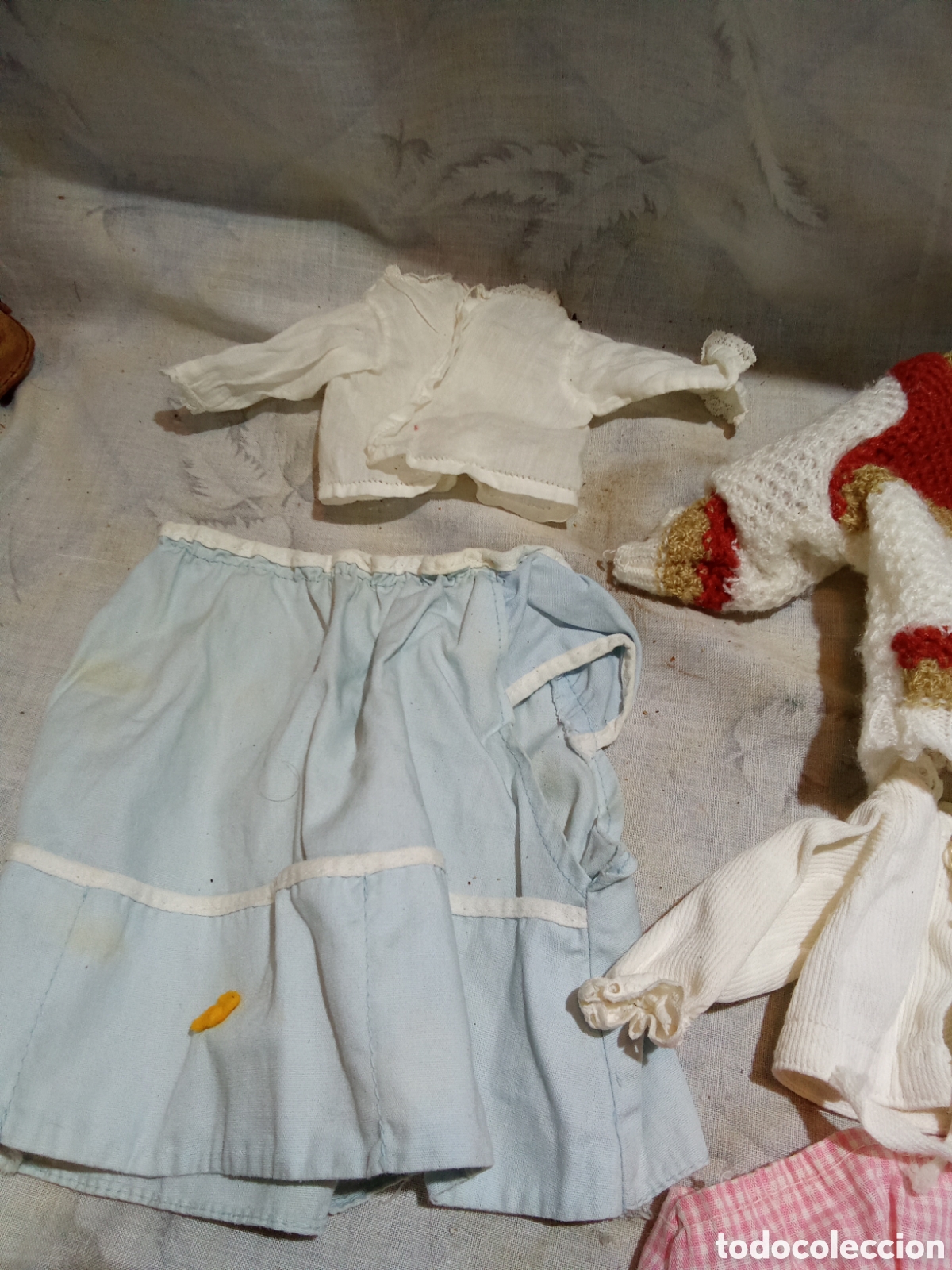 Vestidos mu&ntilde;ecas espa&ntilde;olas: LOTE VARIADO DE ROPA PARA MU&Ntilde;ECA - Foto 2