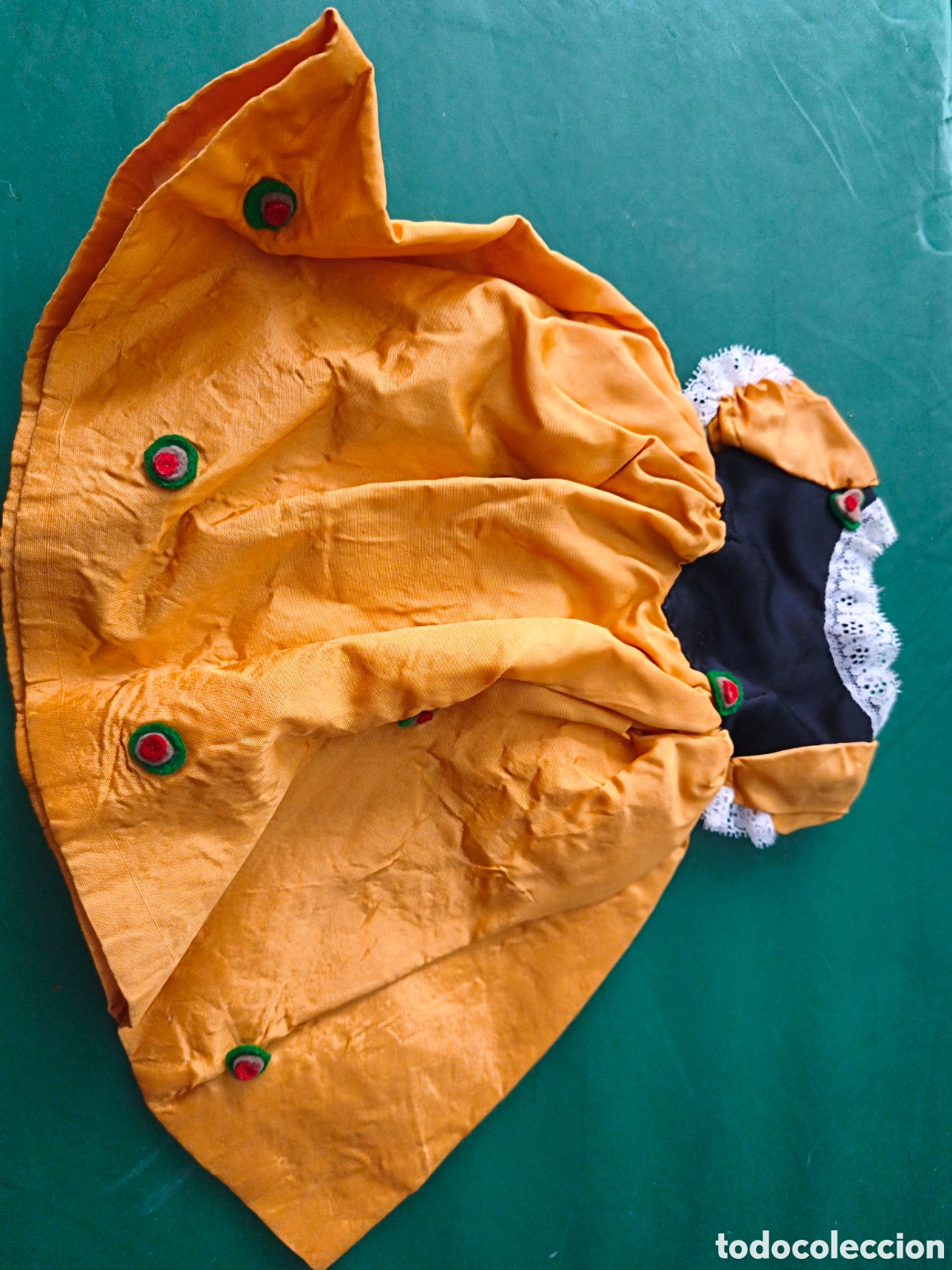 Vestidos Mu&ntilde;ecas Espa&ntilde;olas: Vestido amarillo. Hecho a mano. A&ntilde;os 70-80