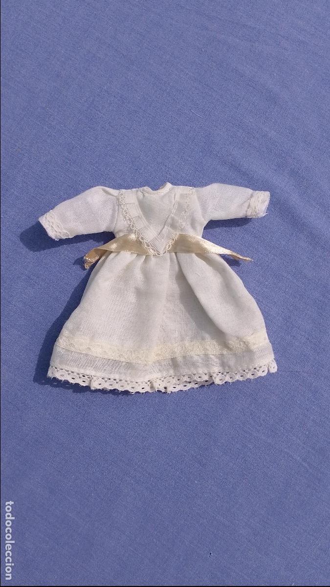 Vestidos Mu&ntilde;ecas Espa&ntilde;olas: Antiguo vestido color crema para mu&ntilde;ecas