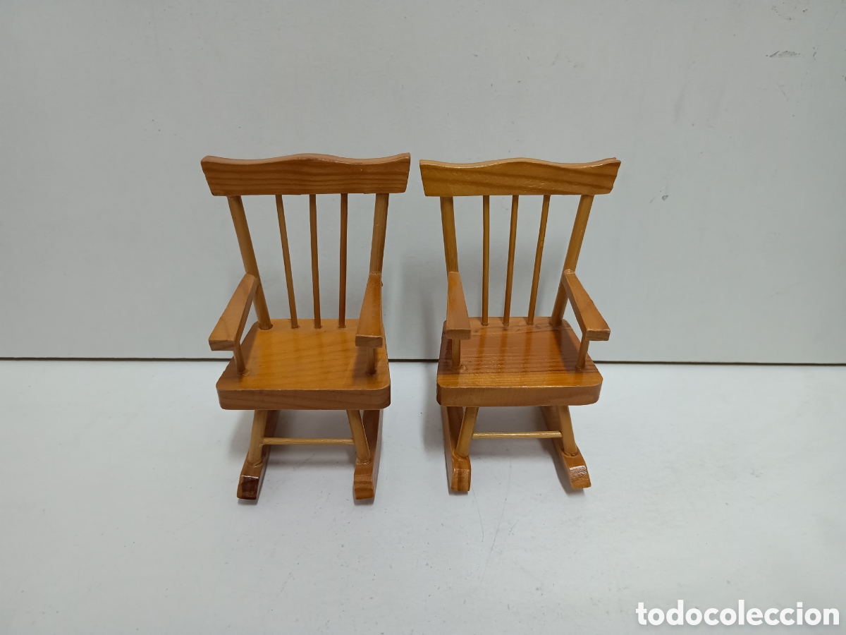 Vestidos Mu&ntilde;ecas Espa&ntilde;olas: 2 SILLAS MECEDORAS 11X7cm