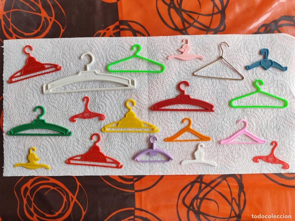 Vestidos Mu&ntilde;ecas Espa&ntilde;olas: Lote Perchas para mu&ntilde;ecas: Core, Barriguitas, Vicma, Chabel, Sindy, Mariquita P&eacute;rez...