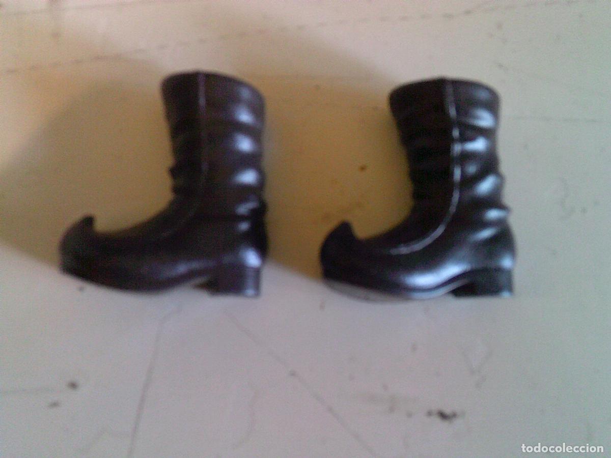 Vestidos mu&ntilde;ecas espa&ntilde;olas: Lote objetos mu&ntilde;eca Barbi zapatos