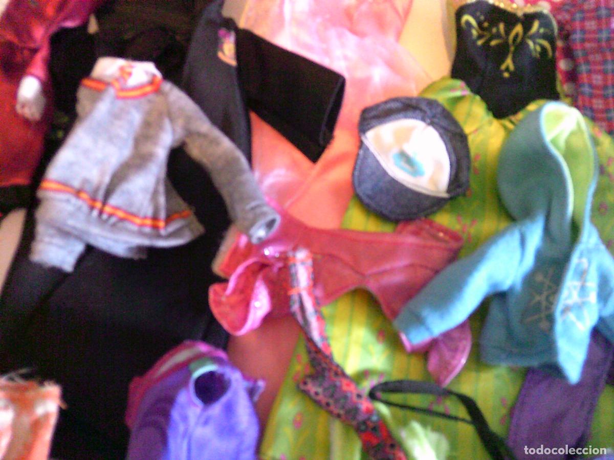 Vestidos mu&ntilde;ecas espa&ntilde;olas: Lote objetos mu&ntilde;eca Barbi ropa - Foto 2