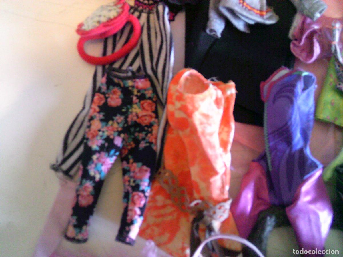 Vestidos mu&ntilde;ecas espa&ntilde;olas: Lote objetos mu&ntilde;eca Barbi ropa - Foto 6