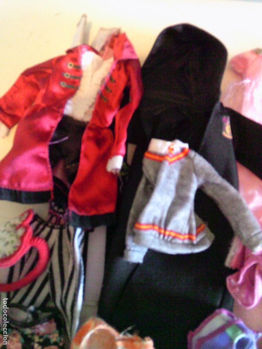 Vestidos mu&ntilde;ecas espa&ntilde;olas: Lote objetos mu&ntilde;eca Barbi ropa - Foto 8