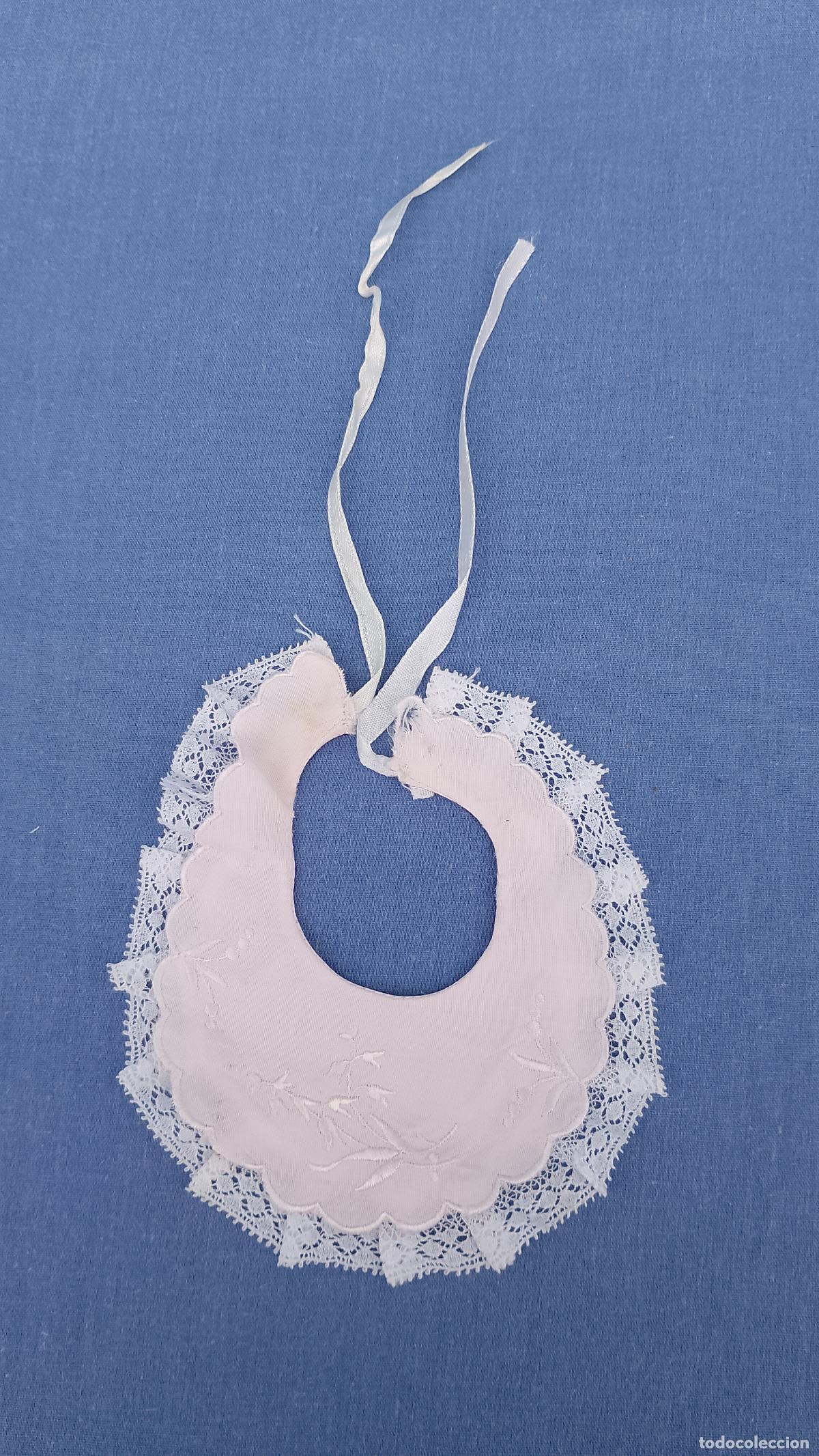 Vestidos mu&ntilde;ecas espa&ntilde;olas: Antiguo babero rosa para mu&ntilde;ecas