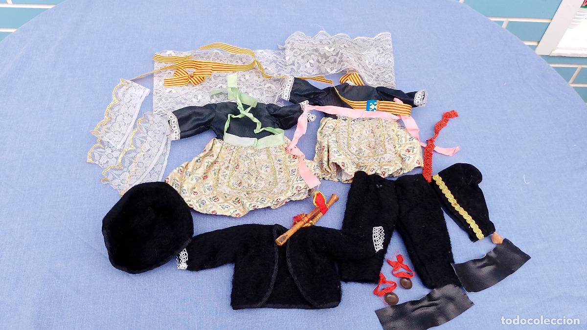 Vestidos mu&ntilde;ecas espa&ntilde;olas: Lote de ropas regionales para mu&ntilde;ecas