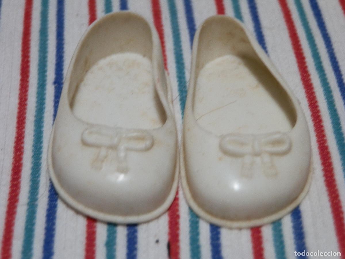 Vestidos mu&ntilde;ecas espa&ntilde;olas: ANTIGUOS ZAPATOS SIN MARCA PARA MU&Ntilde;ECA