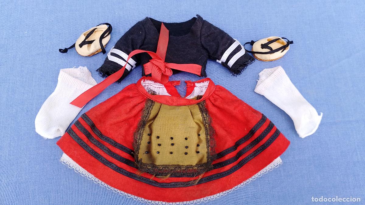 Vestidos mu&ntilde;ecas espa&ntilde;olas: Antiguo conjunto de vestido regional original de mu&ntilde;eca Linda Pirula de Alba