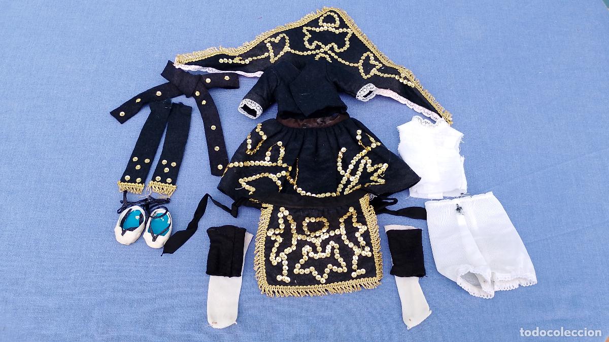 Vestidos mu&ntilde;ecas espa&ntilde;olas: Antiguo conjunto de vestido regional original de mu&ntilde;eca Linda Pirula de Alba