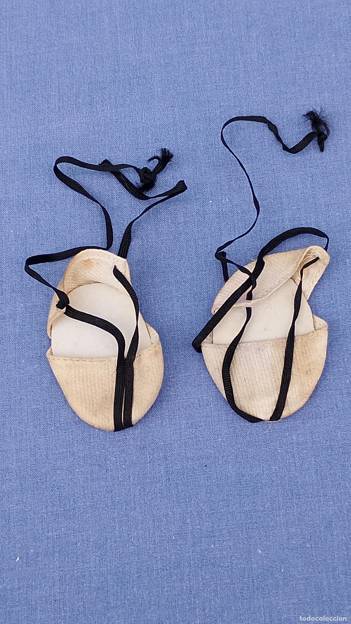 Vestidos mu&ntilde;ecas espa&ntilde;olas: Antiguos zapatos o alpargatas para mu&ntilde;ecas