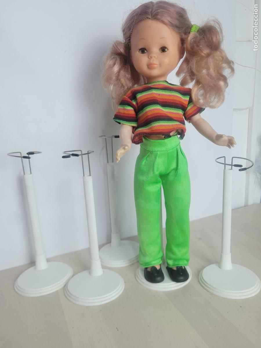 Vestidos mu&ntilde;ecas espa&ntilde;olas: lote 5 peanas o soportes validos para mu&ntilde;eca nancy, paola reina lesly