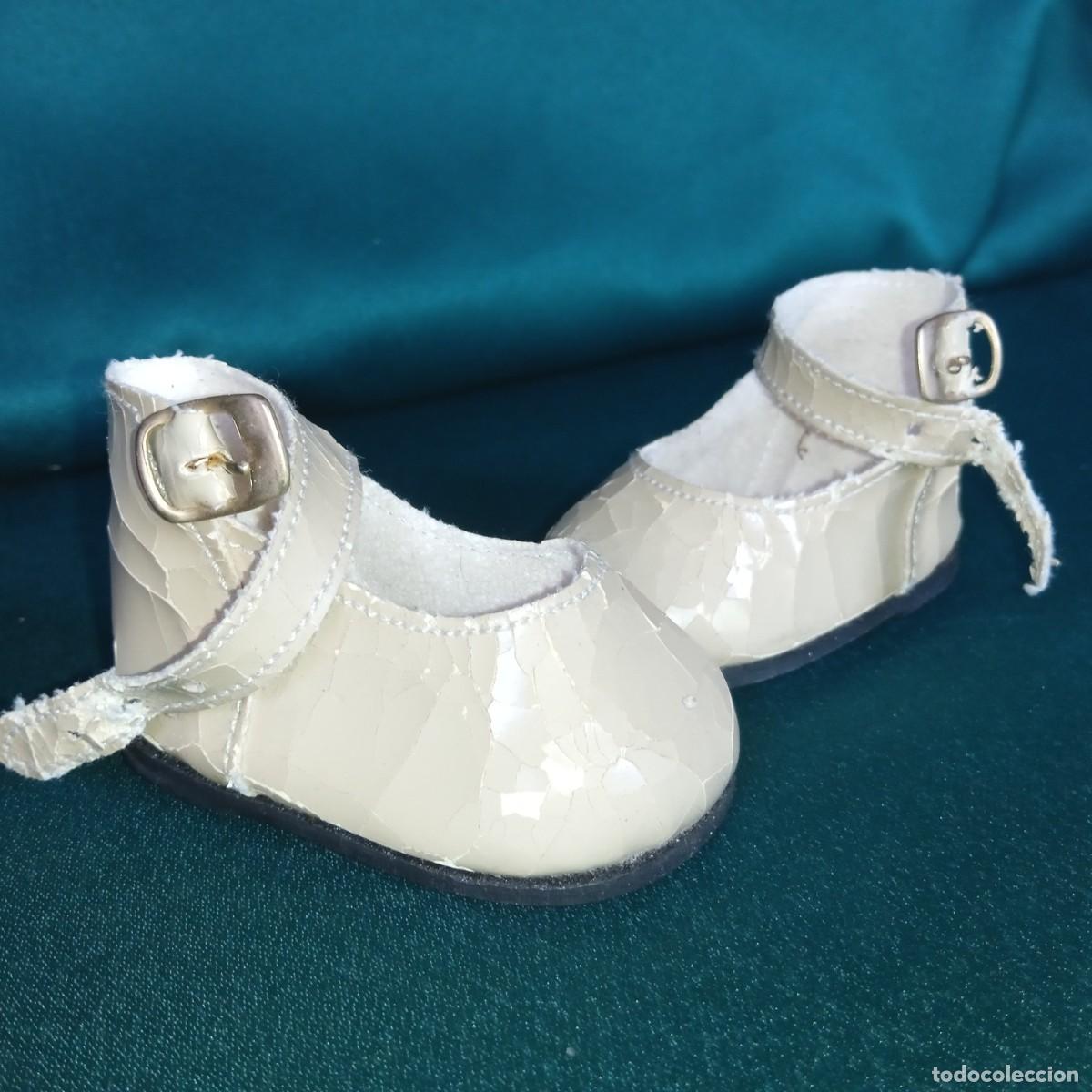 Vestidos mu&ntilde;ecas espa&ntilde;olas: Par de ZAPATOS de Mu&ntilde;eca . - Foto 4