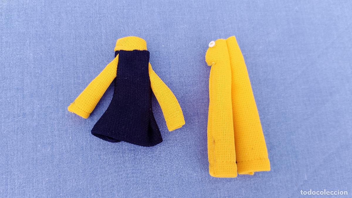 Vestidos mu&ntilde;ecas espa&ntilde;olas: Antigua conjunto de ropa original de Familia Hogar&iacute;n de Modisa, a&ntilde;os 70