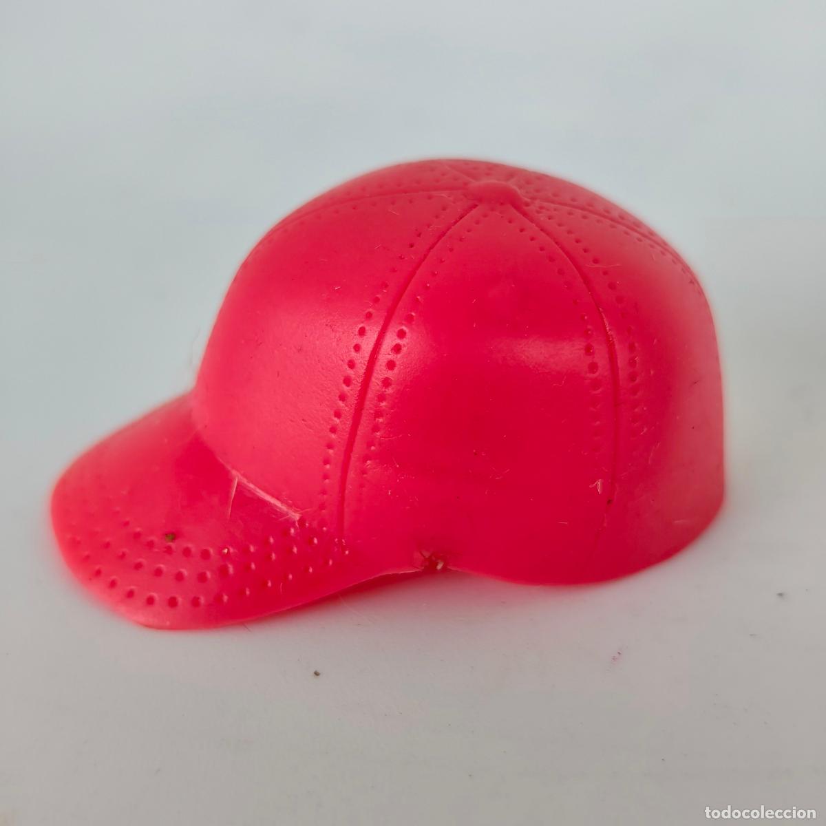 Vestidos mu&ntilde;ecas espa&ntilde;olas: Gorra visera rojo fresa... fucsia CHABEL JARDINERA o DANNY
