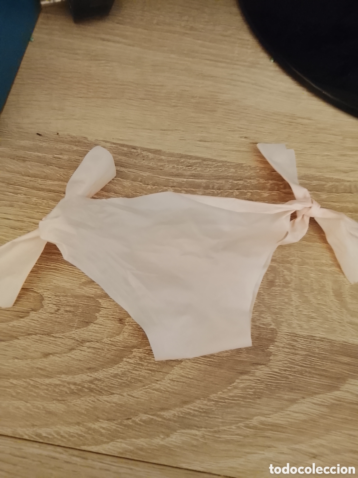 Vestidos mu&ntilde;ecas espa&ntilde;olas: Piquito de pl&aacute;stico de mu&ntilde;eca Nenuca de Famosa de primera &eacute;poca .