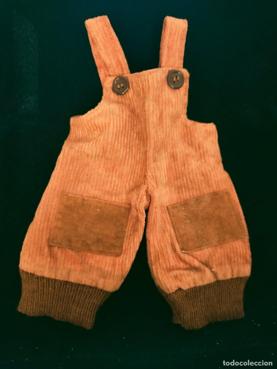 Vestidos mu&ntilde;ecas espa&ntilde;olas: PETO O JARDINERA DE PANA COLOR TEJA. DE ANTIGUO MU&Ntilde;ECO/A A IDENTIFICAR. A&Ntilde;OS 70-80. VER FOTOS.