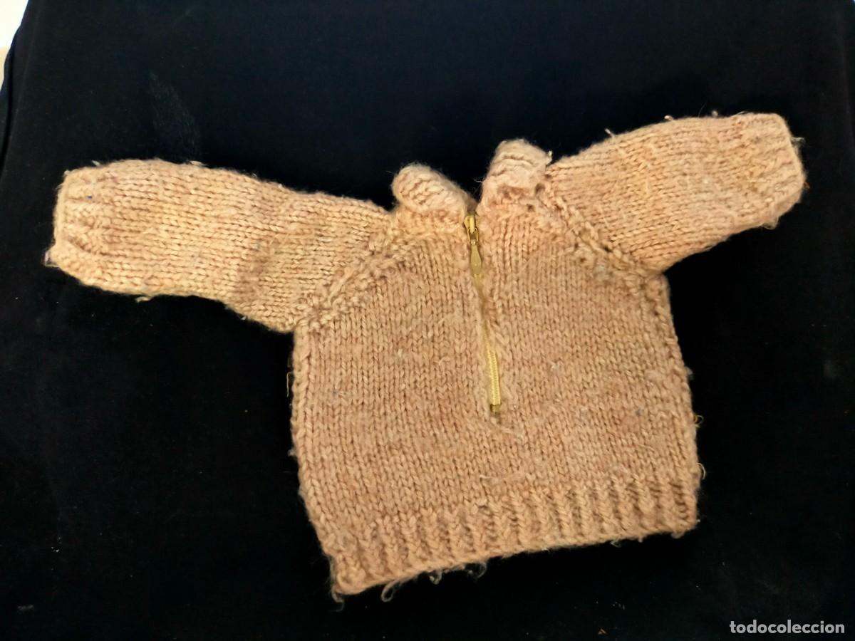 Vestidos mu&ntilde;ecas espa&ntilde;olas: JERSEY DE PUNTO EN TONO BEIGE ROSACEO CON CREMALLERA DE ANTIGUA MU&Ntilde;ECA/O CON BORDE ACANALAVER FOTOS.