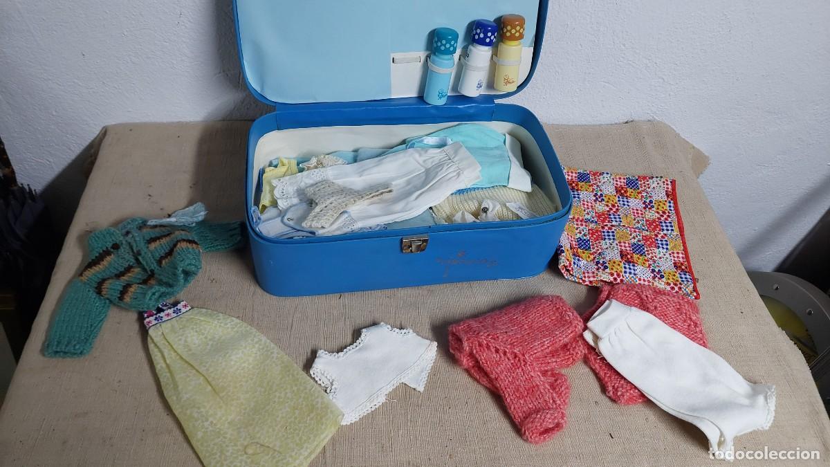 Vestidos mu&ntilde;ecas espa&ntilde;olas: Maleta de ropa y enseres de Nenuco - Foto 2