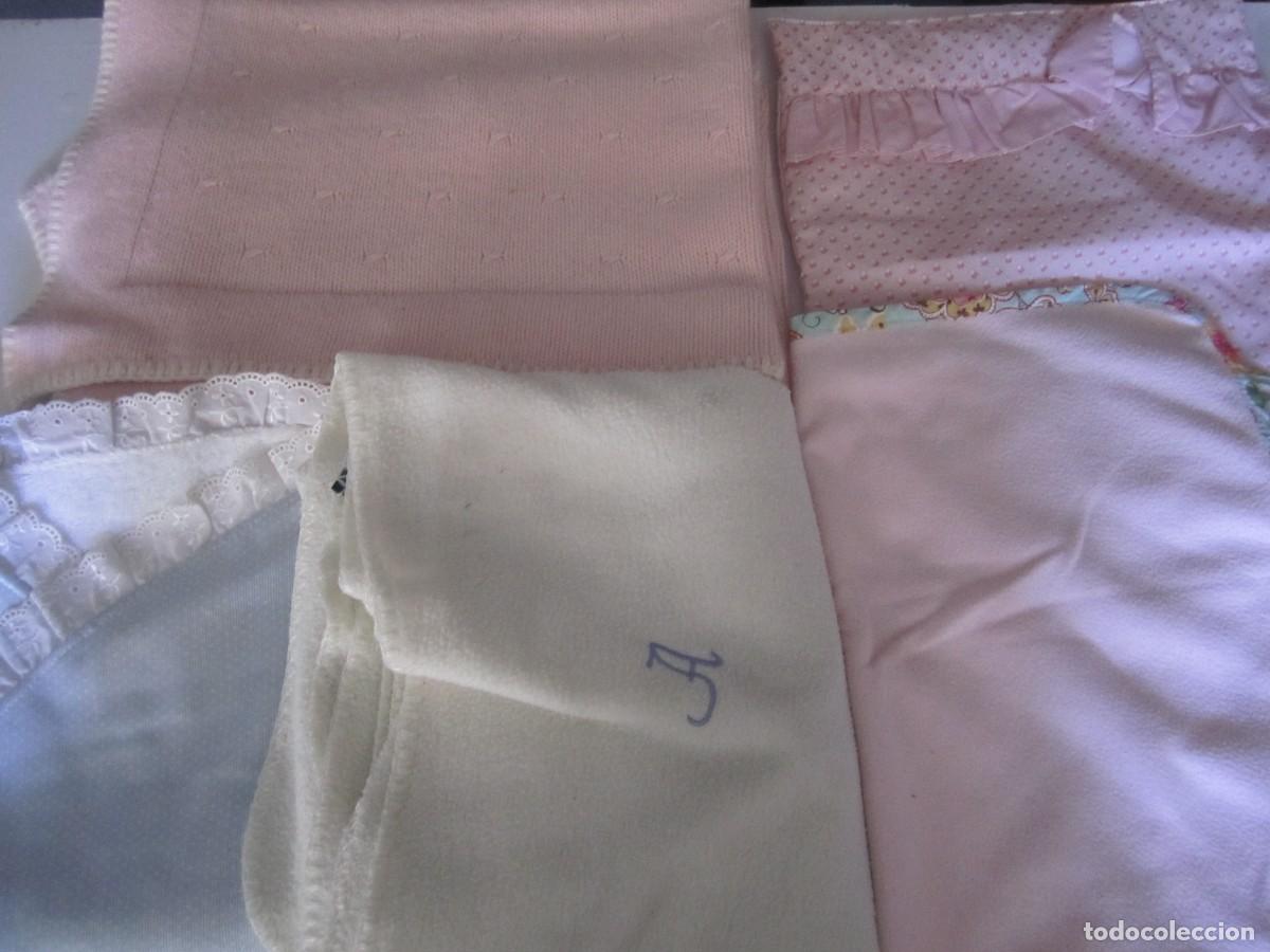 Vestidos mu&ntilde;ecas espa&ntilde;olas: lote ropa mantas mu&ntilde;ecas - Foto 1