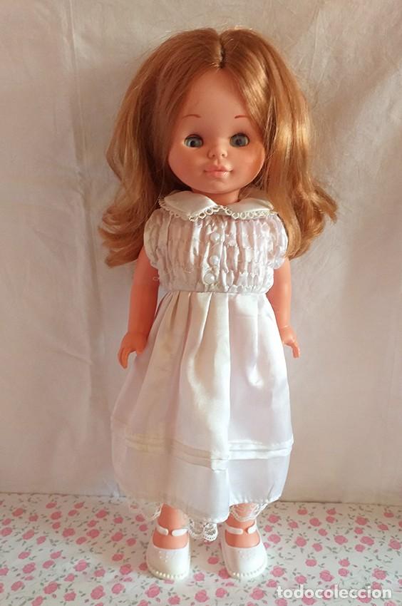 Vestidos mu&ntilde;ecas espa&ntilde;olas: Vestido blanco para mu&ntilde;eca Sally y Nancy de Famosa