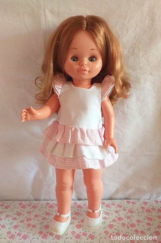 Vestidos mu&ntilde;ecas espa&ntilde;olas: Ropa para mu&ntilde;eca Nancy y Sally, vestido blanco y rosa