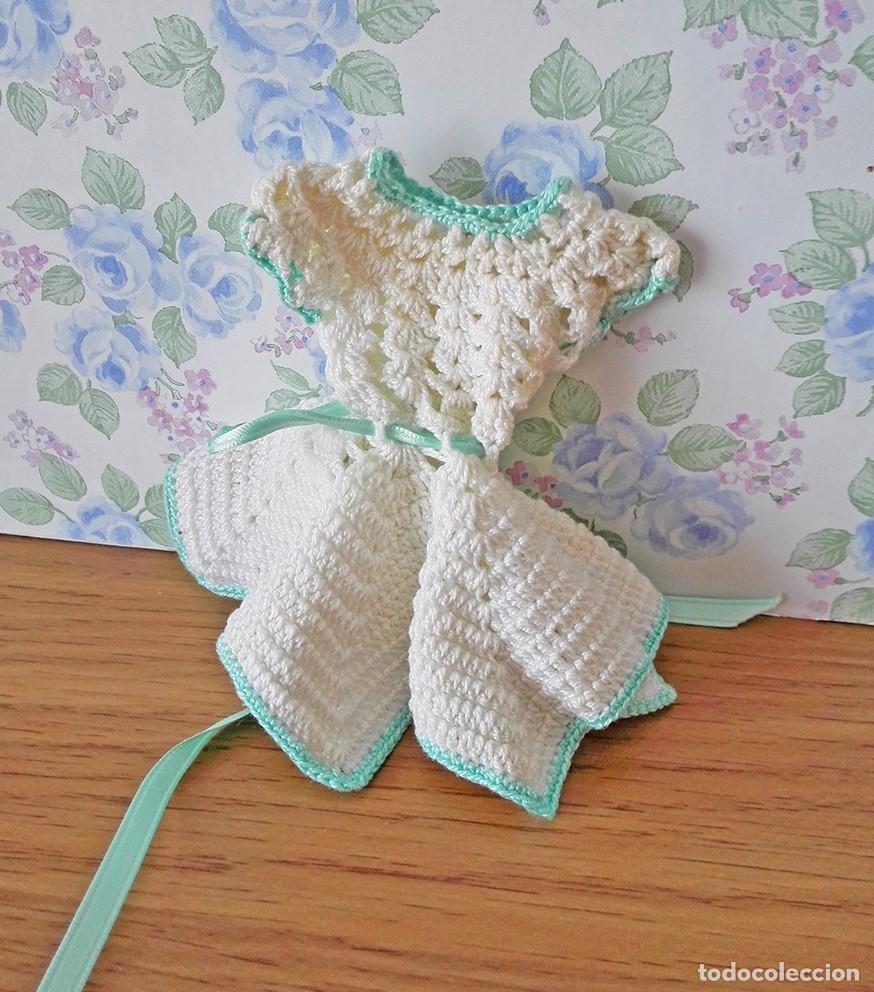 Vestidos mu&ntilde;ecas espa&ntilde;olas: Ropa para mu&ntilde;eca Barbie, vestido crochet, ganchillo, blanco y verde