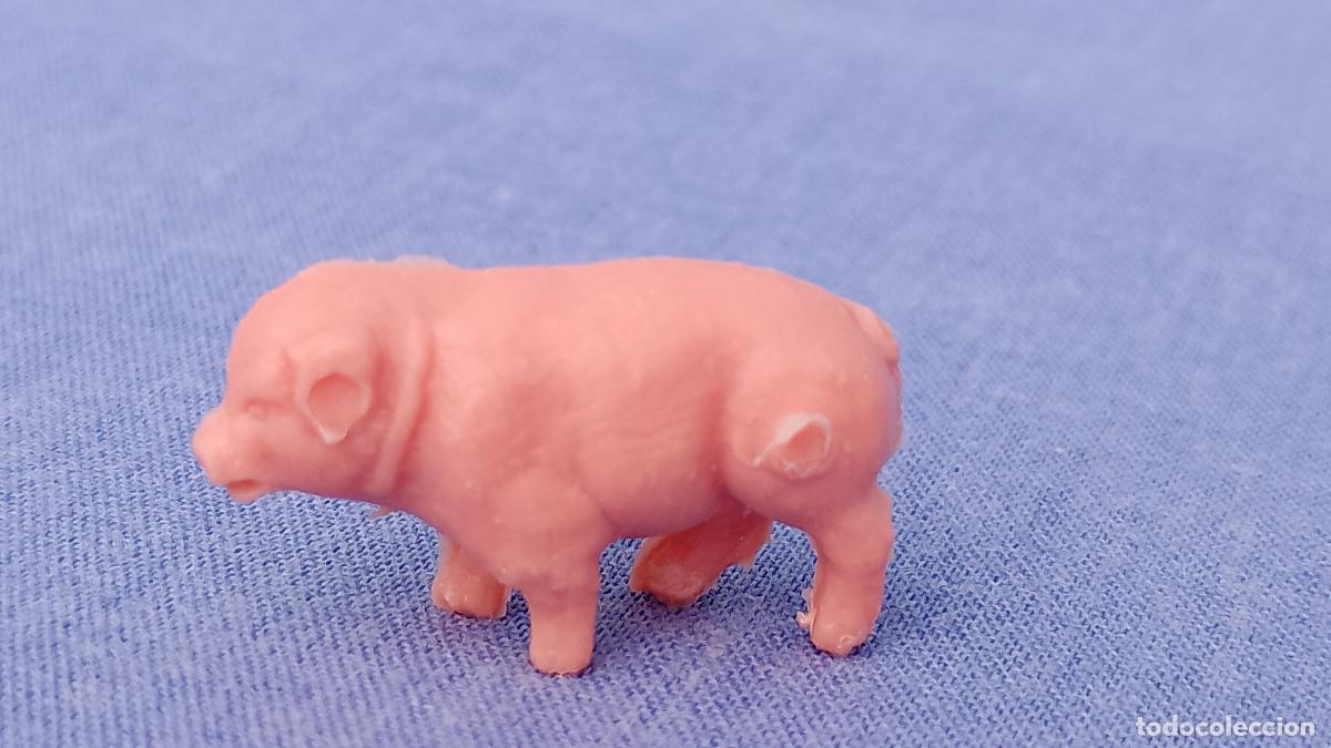 Vestidos mu&ntilde;ecas espa&ntilde;olas: Antigua figura cerdo cerdito en miniatura v&aacute;lido para mu&ntilde;eca Laura de las monta&ntilde;as