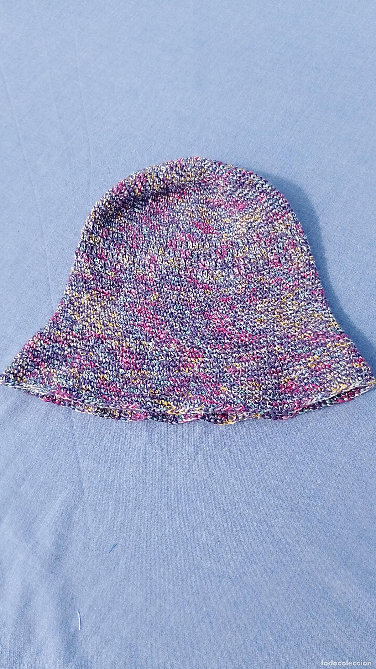 Vestidos mu&ntilde;ecas espa&ntilde;olas: Gorro de punto de lana brillante, v&aacute;lido para mu&ntilde;eca Rosaura