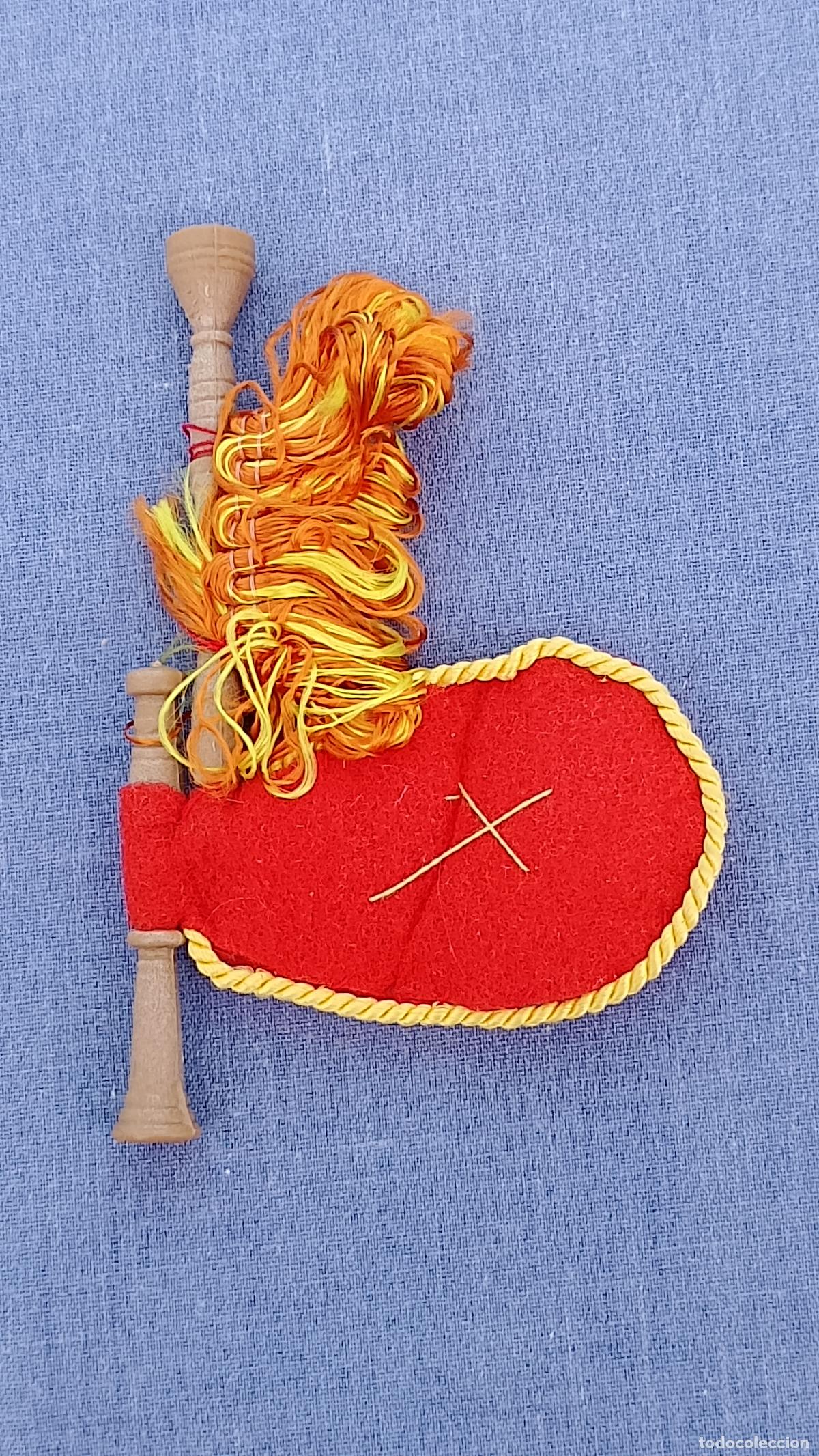 Vestidos mu&ntilde;ecas espa&ntilde;olas: Antigua gaita en miniatura para mu&ntilde;ecas