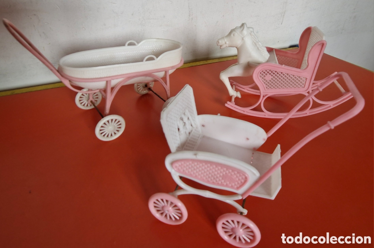 Vestidos mu&ntilde;ecas espa&ntilde;olas: CABALLO BALANC&Iacute;N,COCHE CAPAZO Y SILLA PASEO ROSA PARA MU&Ntilde;ECOS E.C A. - BARCELONA 60'S.NUEVOS.
