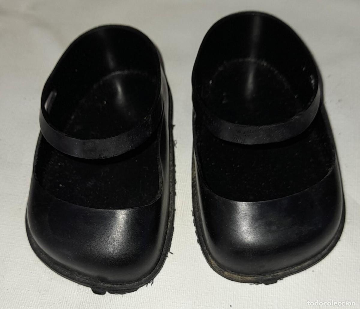 Vestidos mu&ntilde;ecas espa&ntilde;olas: PAR DE ZAPATOS PARA MU&Ntilde;ECA GRANDE, 8,5 CMS.