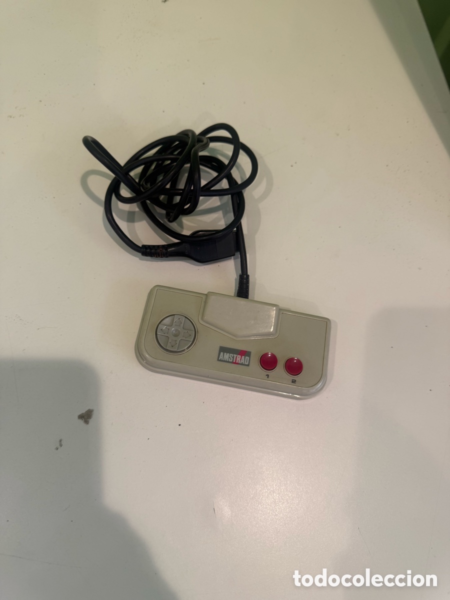 Videojuegos y consolas: Mando original Amstrad GX4000 CPC Plus con cable &ndash; Consola retro