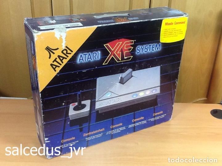 Videojuegos y consolas: Lote Consola Atari XE System Completa + Juegos Pac-Man y Missile Command En Buen Estado - Foto 1