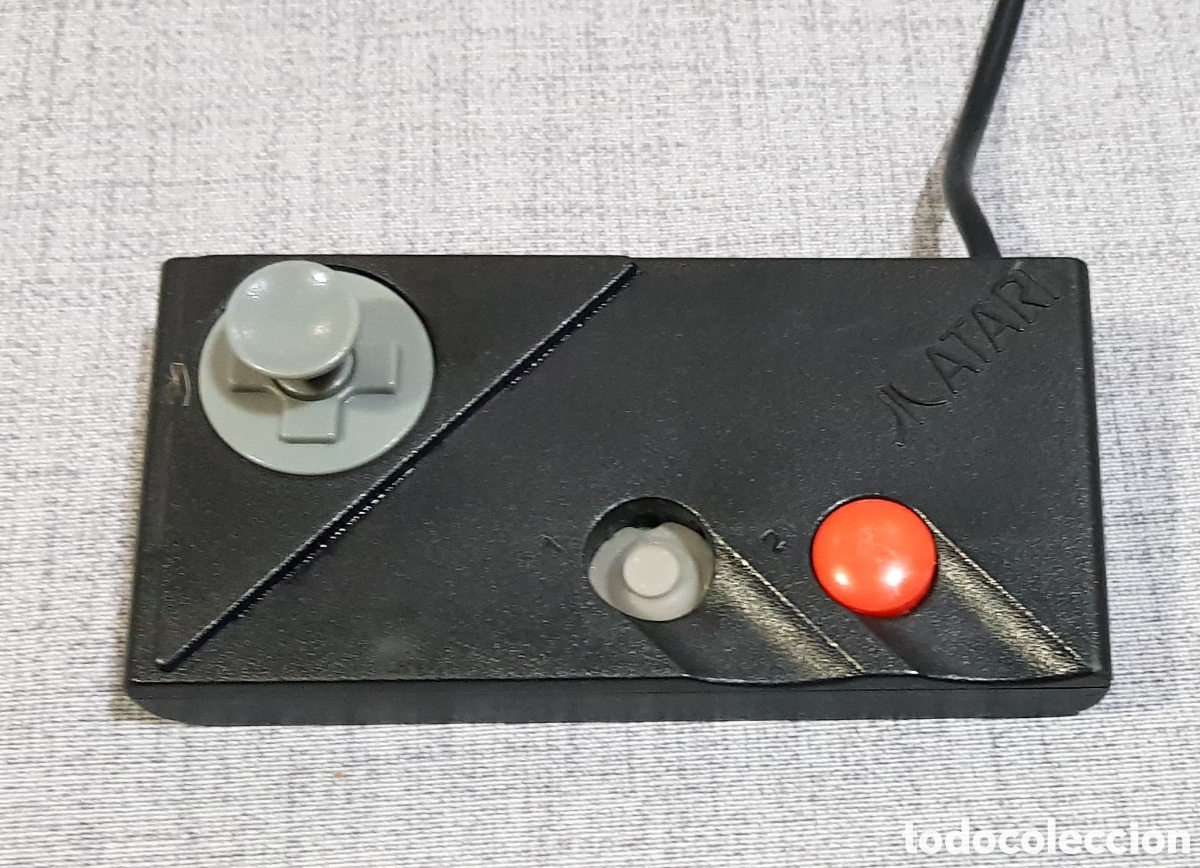 Videojuegos y consolas: MANDO ATARI PARA PIEZAS O REPARAR. NO PROBADO - Foto 2